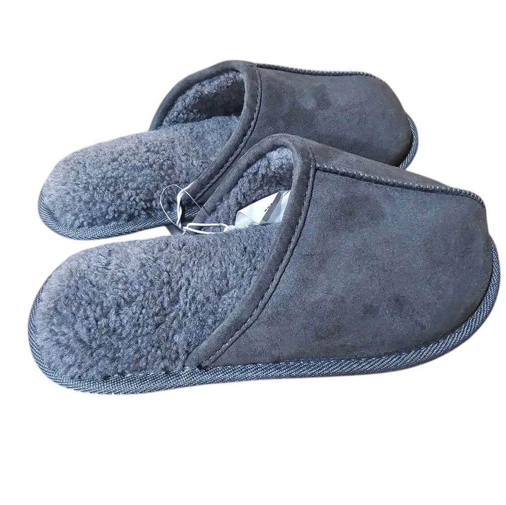NWOT Boys Cozy Gray Slippers‎ Size 2/3